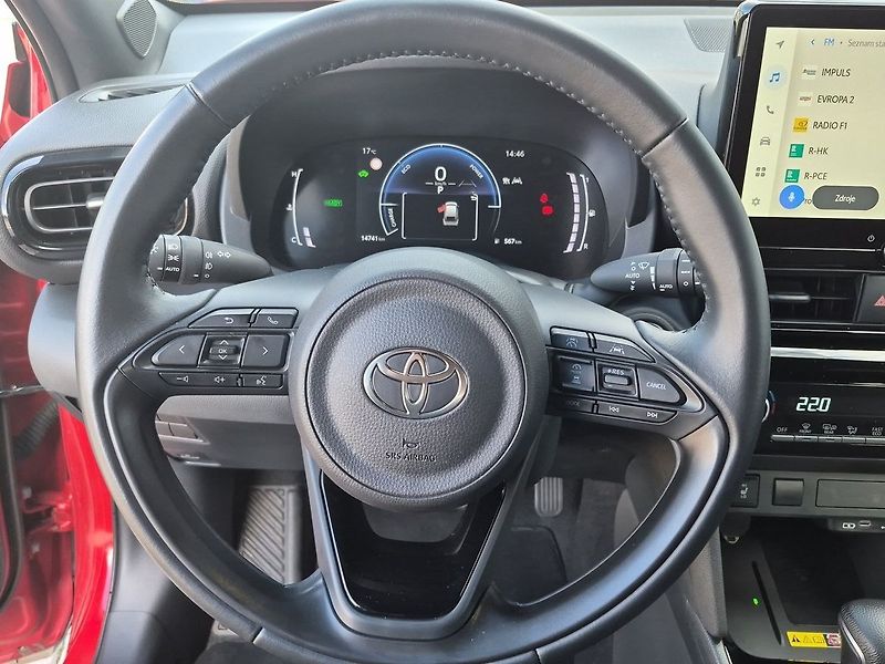 Toyota Yaris Cross 1.5HEV FWD Style 96kW - fotka 14 z 27