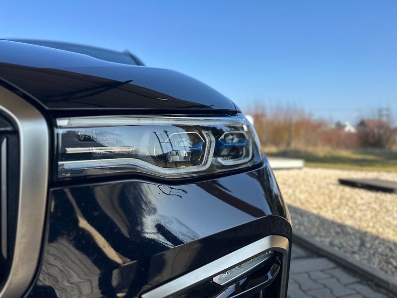BMW X7 (2021) M50D FINAL EDITION 1/100 - fotka 38 z 43