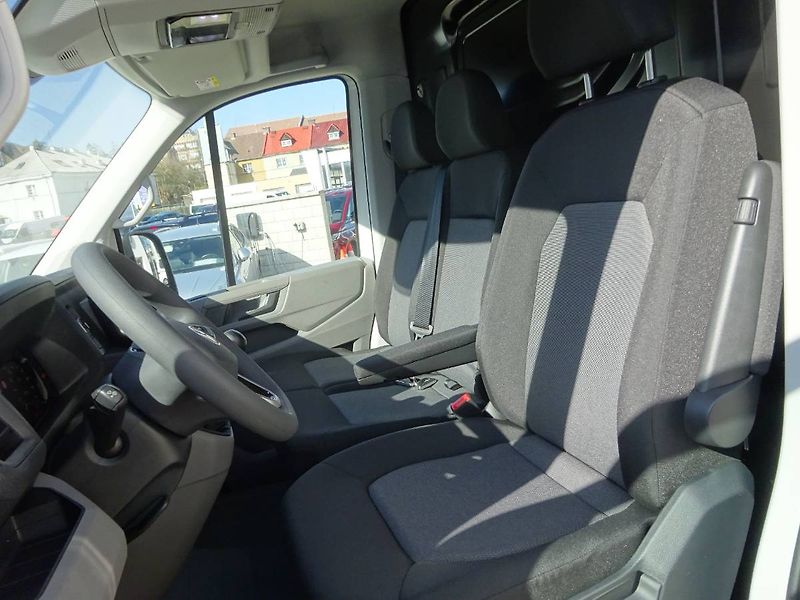 Volkswagen Crafter (2025) skříň 35 103kW 6G FWD DR - fotka 13 z 29