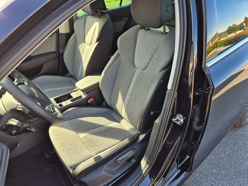 Škoda Octavia (2025) Top Selection 1.5TSi M-HEV 110 - fotka 11 z 32