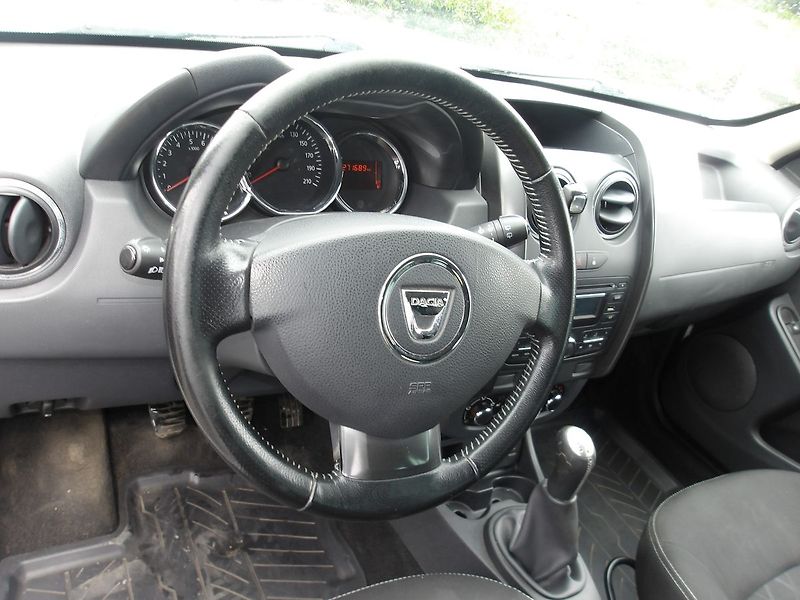 Dacia Duster 1,6i ČR ! 1.MAJITEL ! - fotka 18 z 29