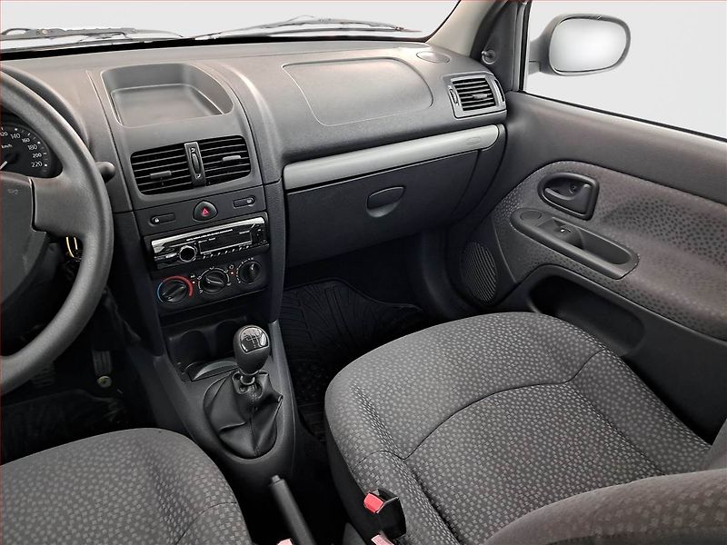 Renault Clio (2007) 1.2, oblíbený vůz - fotka 8 z 13