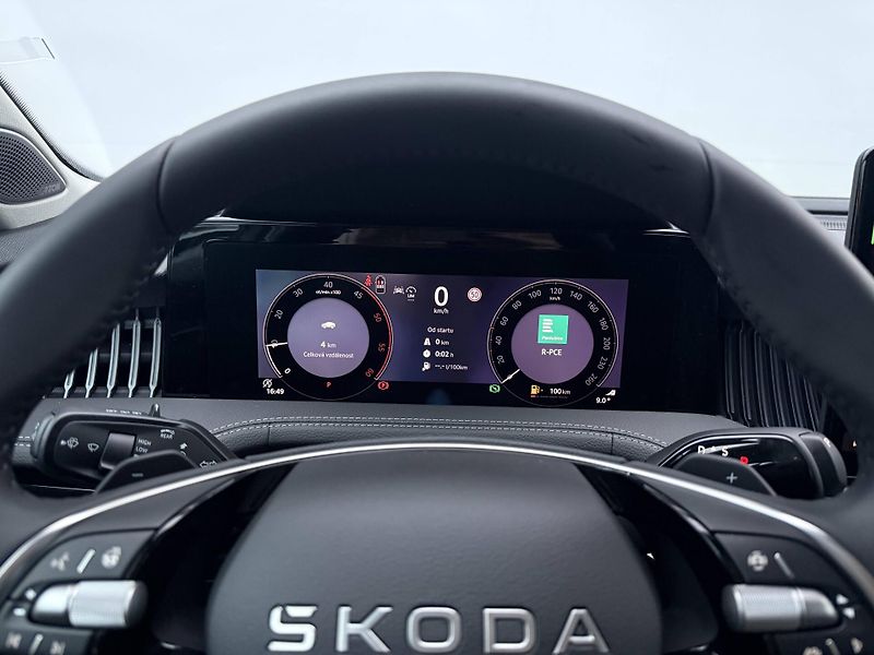Škoda Superb (2025) L&K 7DSG 2,0 TDI - fotka 9 z 26