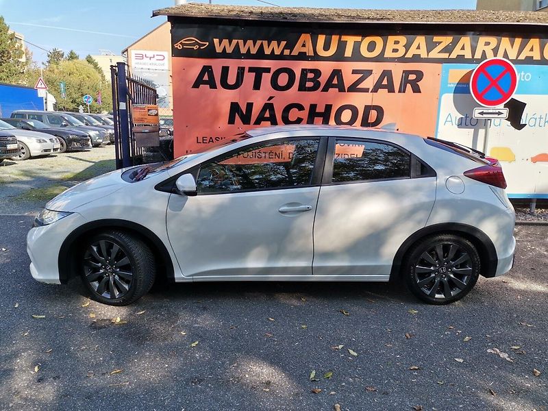Honda Civic (2014) 1.8i 104kw MK 4 ČR Kamera - fotka 2 z 29