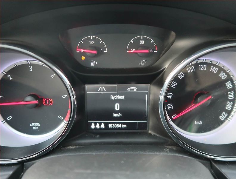 Opel Astra (2016) 1.6 CDTI, Serv.kniha, Tempomat - fotka 11 z 13