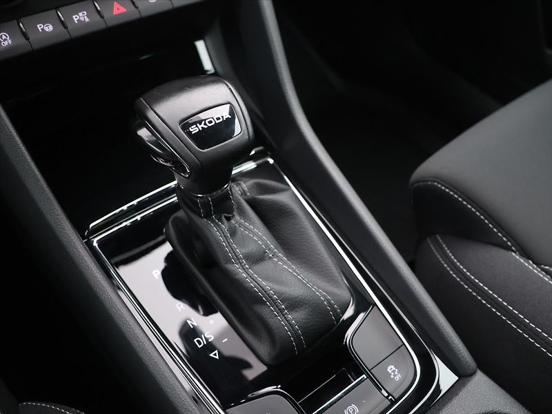 Škoda Karoq 1.5 TSI 110 kW Sportline CZ DS - fotka 23 z 33