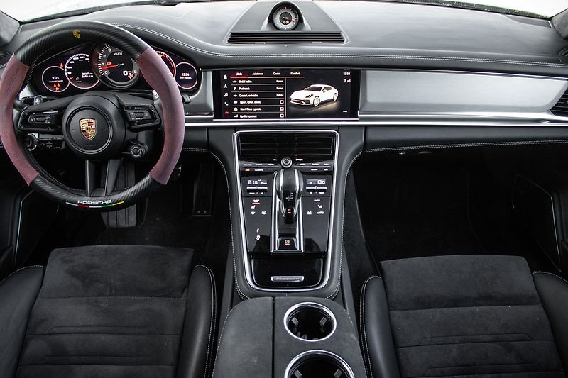 Porsche Panamera - fotka 12 z 27