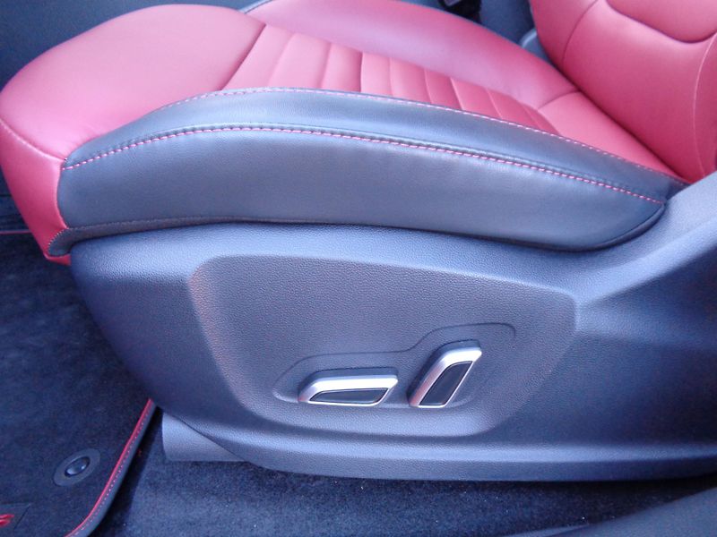 MG EHS 1,5 PHEV 10 AT, Exclusive - fotka 11 z 41