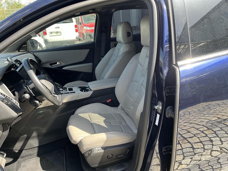 DS Automobiles DS7 E-TENSE OPERA 360k 4x4, PANO - fotka 10 z 19
