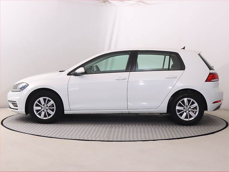 Volkswagen Golf (2018) Comfortline 1.0 TSI, Tempomat - fotka 3 z 21