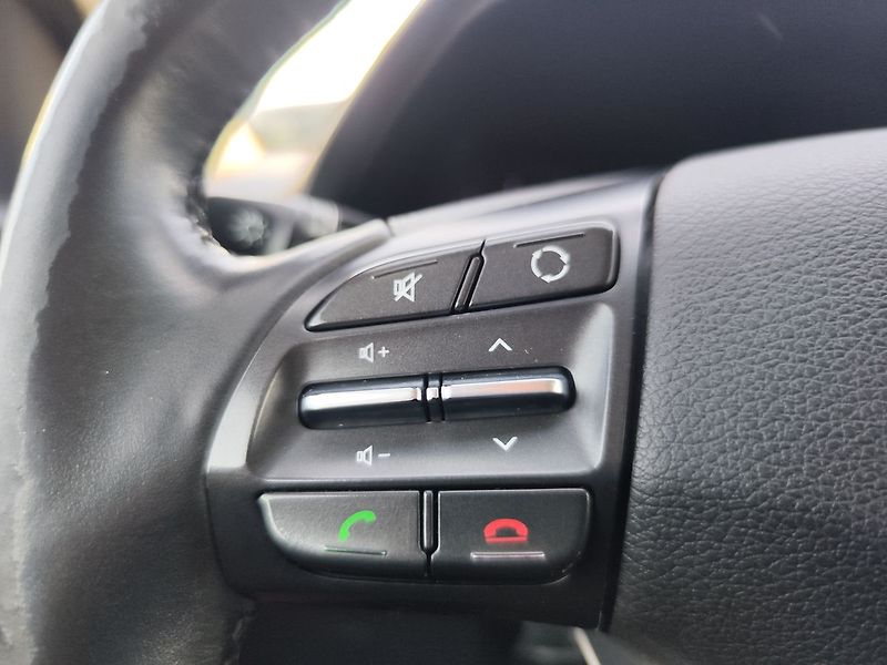 Hyundai i30 1.4i/73kW Trikolor Komfort - fotka 18 z 29