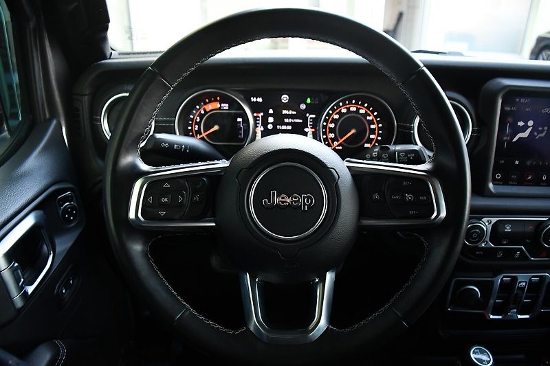 Jeep Wrangler 2.2CRD UNLIMITED REZERVACE - fotka 25 z 51