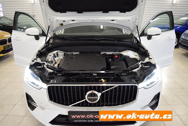 Volvo XC60 2.0 B4 AWD MOMENTUM 2022 - fotka 45 z 54
