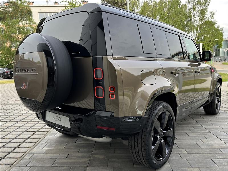 Land Rover Defender (2026) 110 D250 X-DYNAMIC SE - fotka 7 z 31