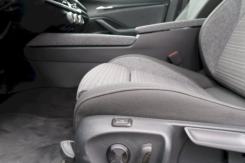 Škoda Superb (2024) Combi Selection 1,5 TSi / 150 - fotka 17 z 33