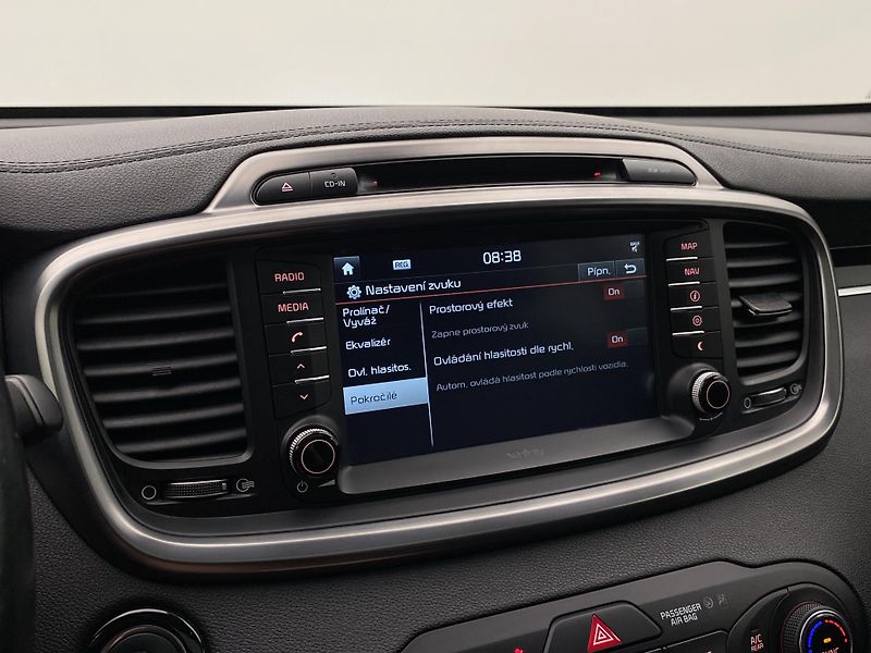 Kia Sorento 2.2 CRDi 147kW AWD AUT 7míst - fotka 50 z 56