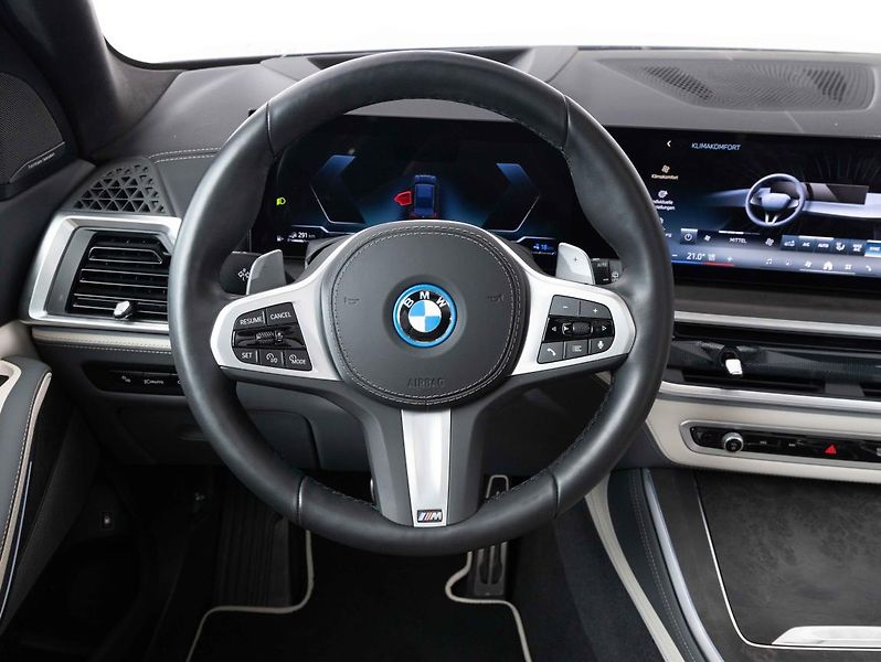 BMW X5 xDrive50e - fotka 13 z 24