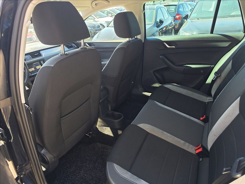 Škoda Rapid 1,2 TSi 81KW Joy TEMPOMAT ALU - fotka 24 z 48