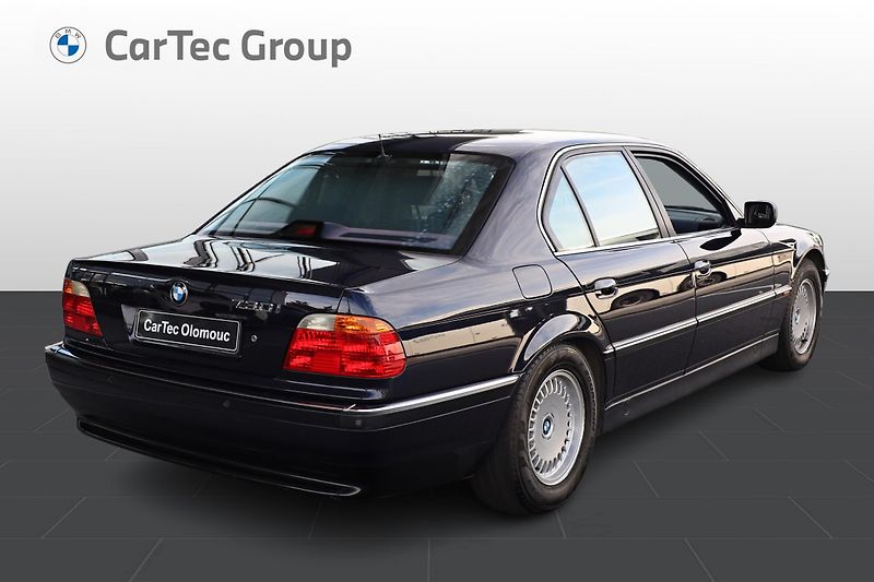 BMW Řada 7 (1996) BMW 730i - fotka 5 z 14