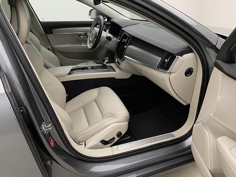 Volvo V90 D5 AWD INSCRIPTION AUT CZ - fotka 23 z 50