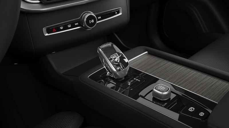 Volvo XC90 (2026) PLUS B5 360°kůže ven., Vyhř.č. - fotka 11 z 13