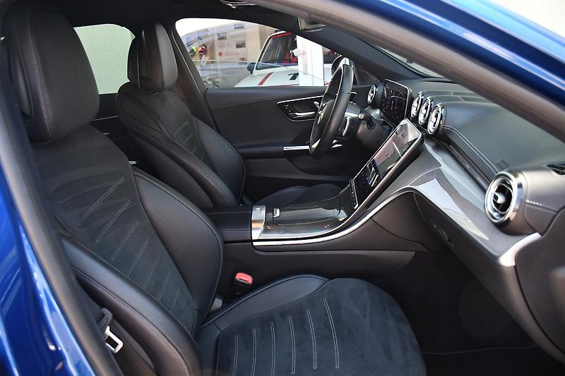 Mercedes-Benz Třídy C 220D 4M AMG ČR  - fotka 13 z 55