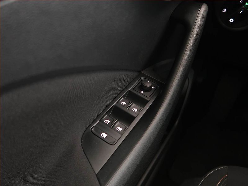 Škoda Kamiq (2024) Ambition 1.0 TSI, Serv.kniha - fotka 21 z 24