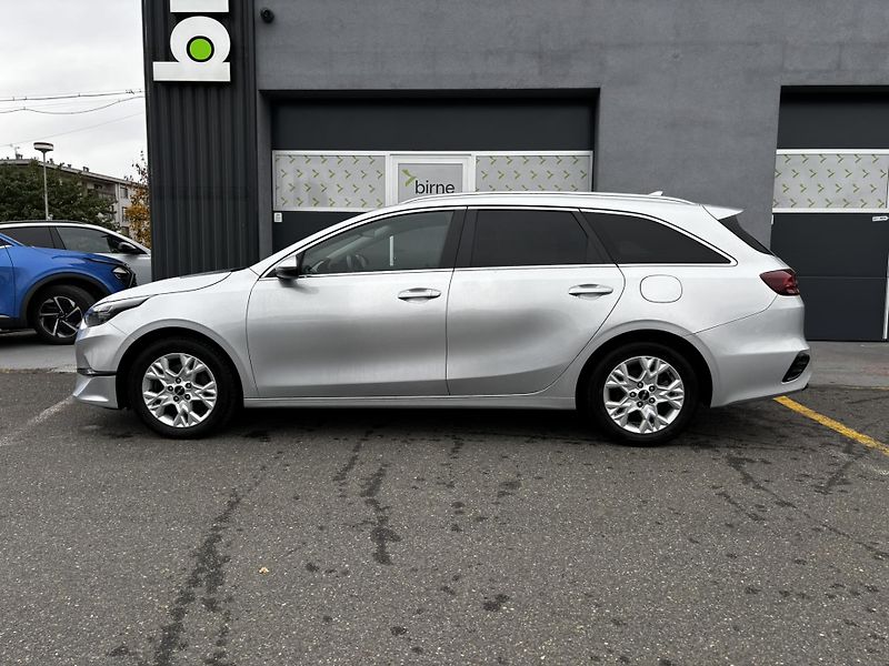 Kia Ceed (2024) SW Exclusive 1.5 T-GDI 118 kW - fotka 5 z 11