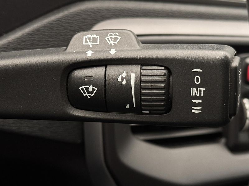 Volvo V40 T2 MOMENTUM AUT  - fotka 25 z 41