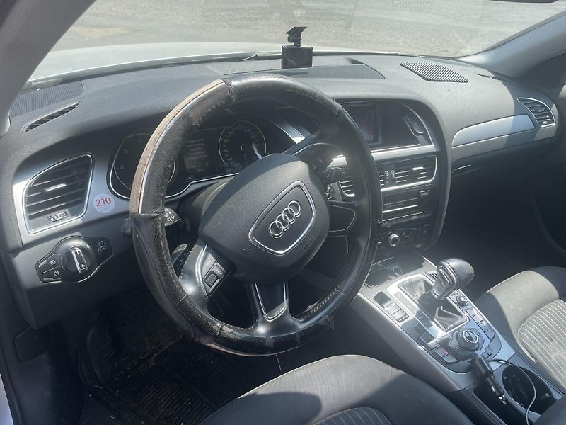 Audi A4 Avant (2012) B8 náhradní díly  - fotka 12 z 12