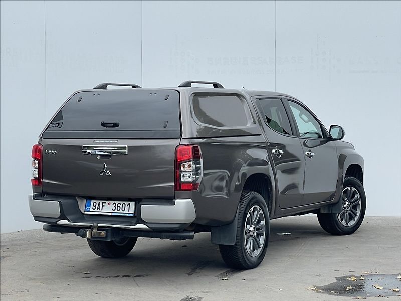 Mitsubishi L200 2,3 DI-D 4WD Double Cab TAŽNÉ - fotka 3 z 23