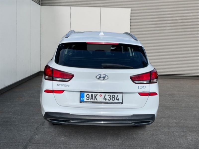 Hyundai i30 1,0 TGDI Family Comfort - fotka 5 z 11