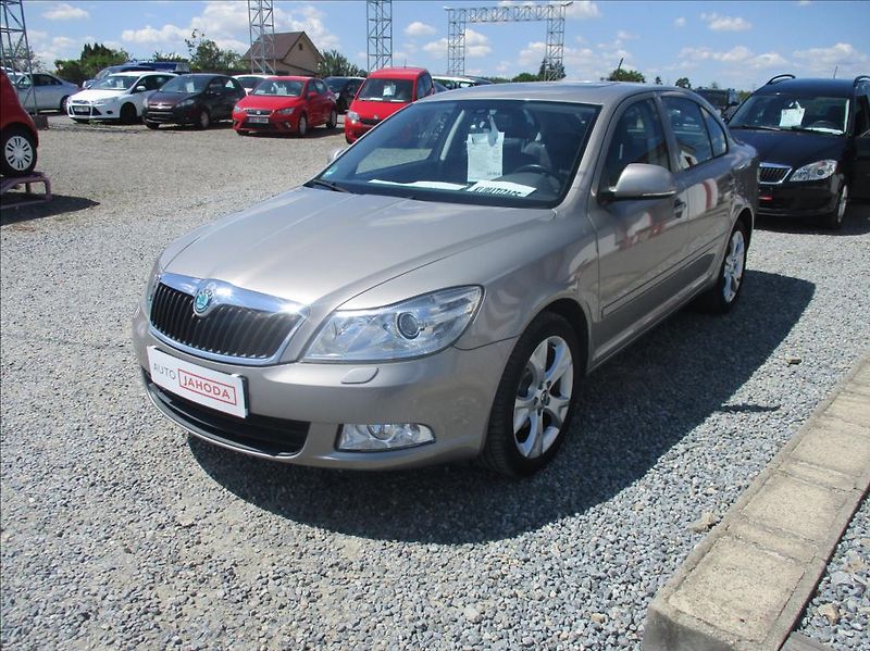 Škoda Octavia 1,4 TSI, Elegance, servis, - fotka 3 z 28