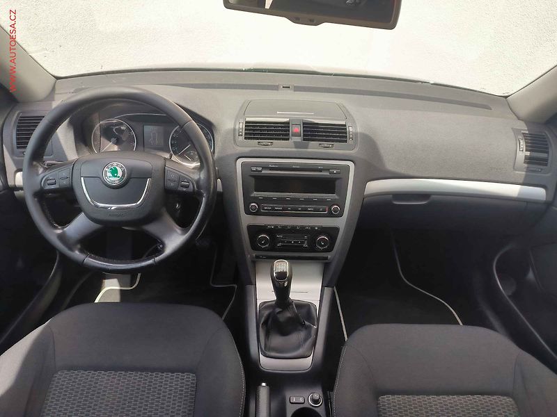 Škoda Octavia (2012) 1.4 TSI, ČR, servis.kniha - fotka 8 z 19