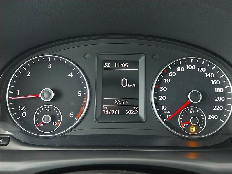 Volkswagen Touran (2015) 2.0 TDI, Navi, Bi-Xenony - fotka 11 z 20