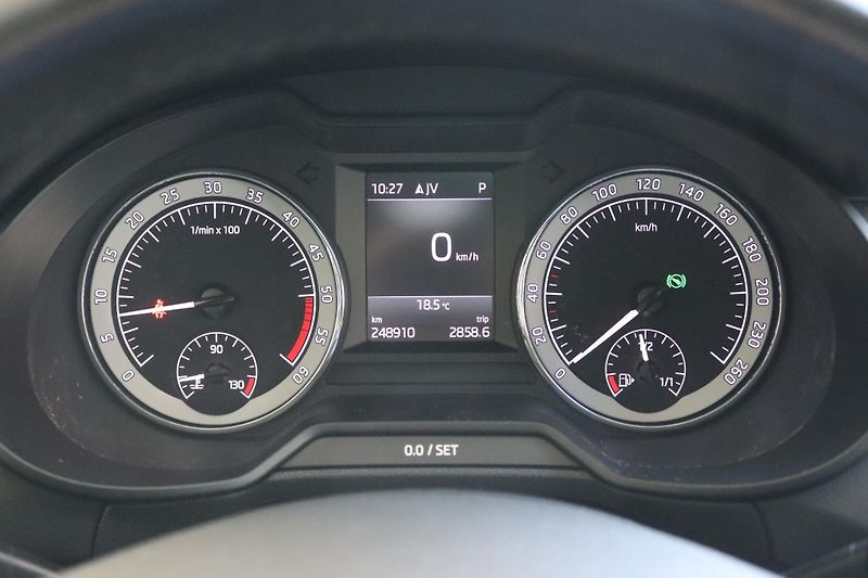 Škoda Octavia 2.0TDI DSG 110kW ČR DPH - fotka 27 z 50