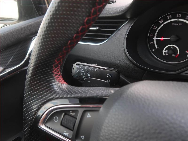 Škoda Octavia (2015) 2.0 TDI, Automat, Kůže, Navi - fotka 16 z 16