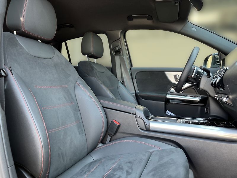 Mercedes-Benz GLA 200 d AMG Style Edition - fotka 16 z 18