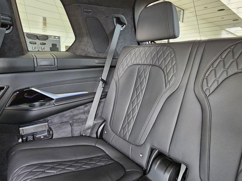 BMW X7 xDrive40d - fotka 21 z 36