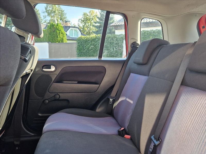 Ford Fusion 1,4 i SENZORY AUTAC PO SERVISU - fotka 14 z 35