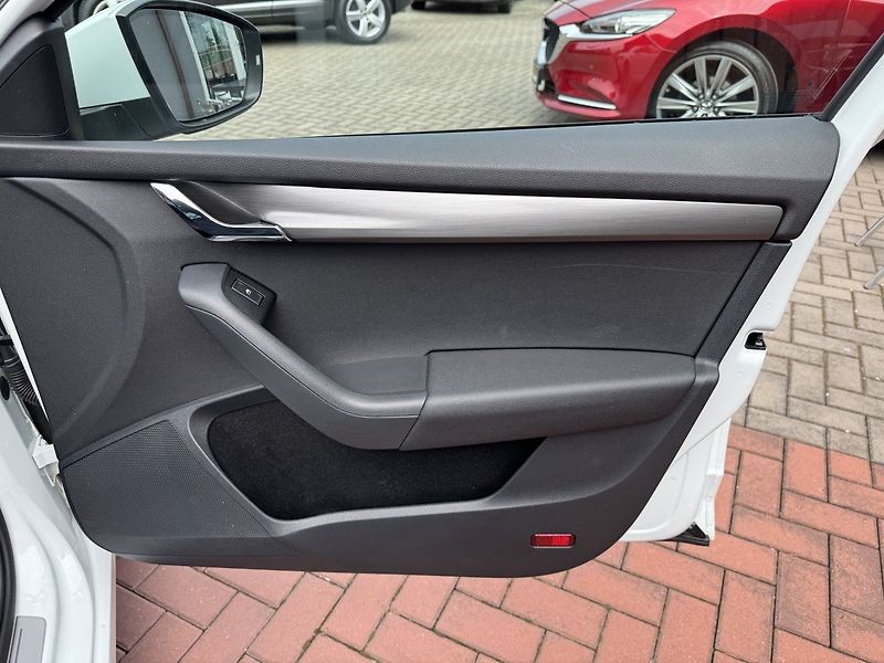 Škoda Octavia (2018) 1.5TSi LED Navi Výhřev Okna - fotka 21 z 50