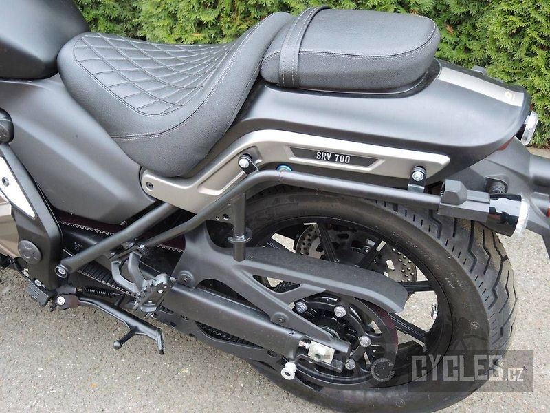 QJ Motor SRV 700 (2026) Skladem - fotka 13 z 16