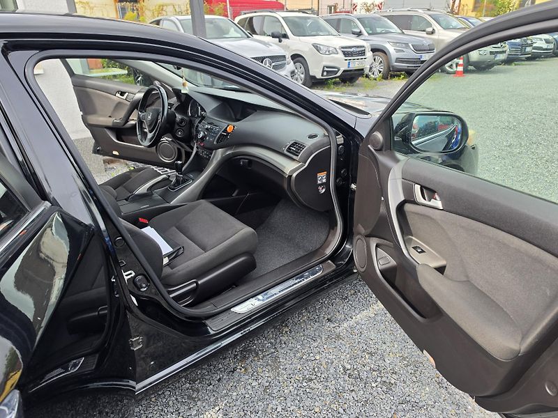Honda Accord 2.2D - fotka 8 z 21