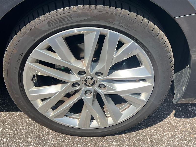 Škoda Octavia 2,0 TDi 110kW 7DSG TOP SELECTI - fotka 29 z 30