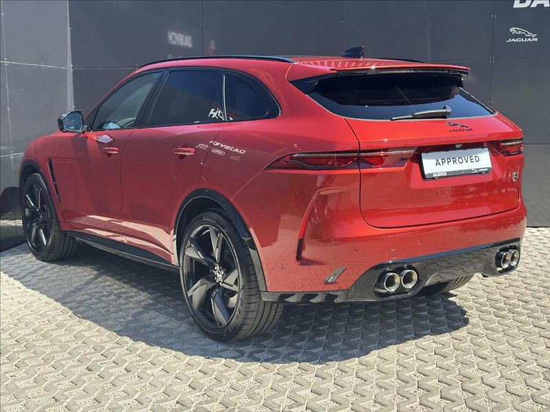 Jaguar F-Pace 5,0 SVR P575 AT AWD MY25.5 ČR - fotka 6 z 39
