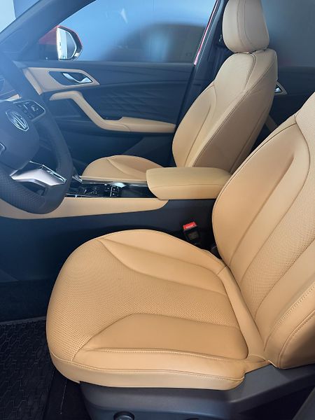 MG HS (2025) 1,5 TGI Exclusive 7DCT,  - fotka 7 z 11