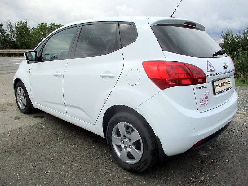 Kia Venga 1.6i 91kW AUTOMAT*NAVI*VÝHŘEV - fotka 10 z 50