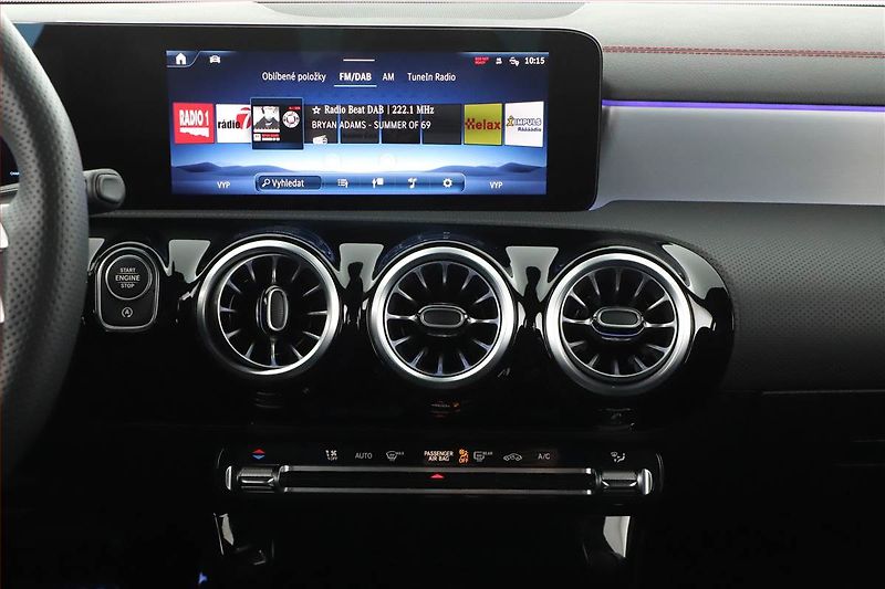 Mercedes-Benz CLA (2025) 200, AMG Line, Matrix, Kamera - fotka 9 z 27