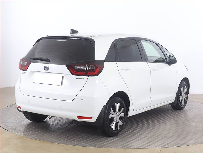 Honda Jazz (2022) 1.5 e:HEV, Automat, Serv.kniha - fotka 5 z 17
