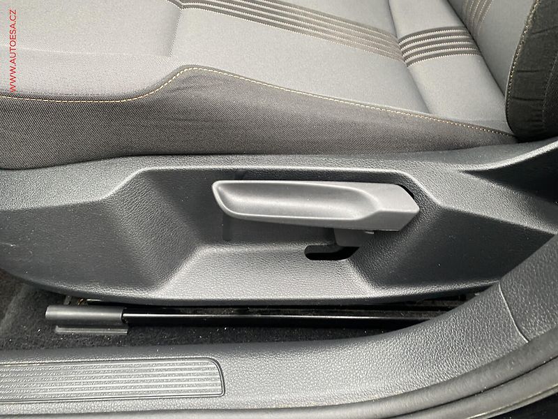 Volkswagen Golf (2017) 1.4 TSi, Allstar, bixen - fotka 14 z 18